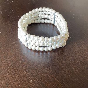 Elastic Pearl Bracelet